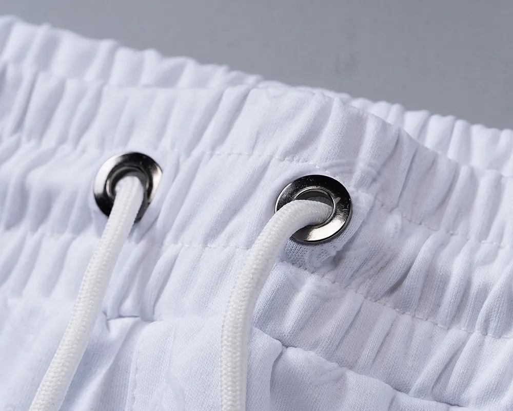 29108# New Arrival casual shorts from the 2026 spring and summer official website, full of jacquard fabric, handsome, comfortable fabric, rigorous workmanship and neat wiring. Good upper body effect·Sizes M-3XL White